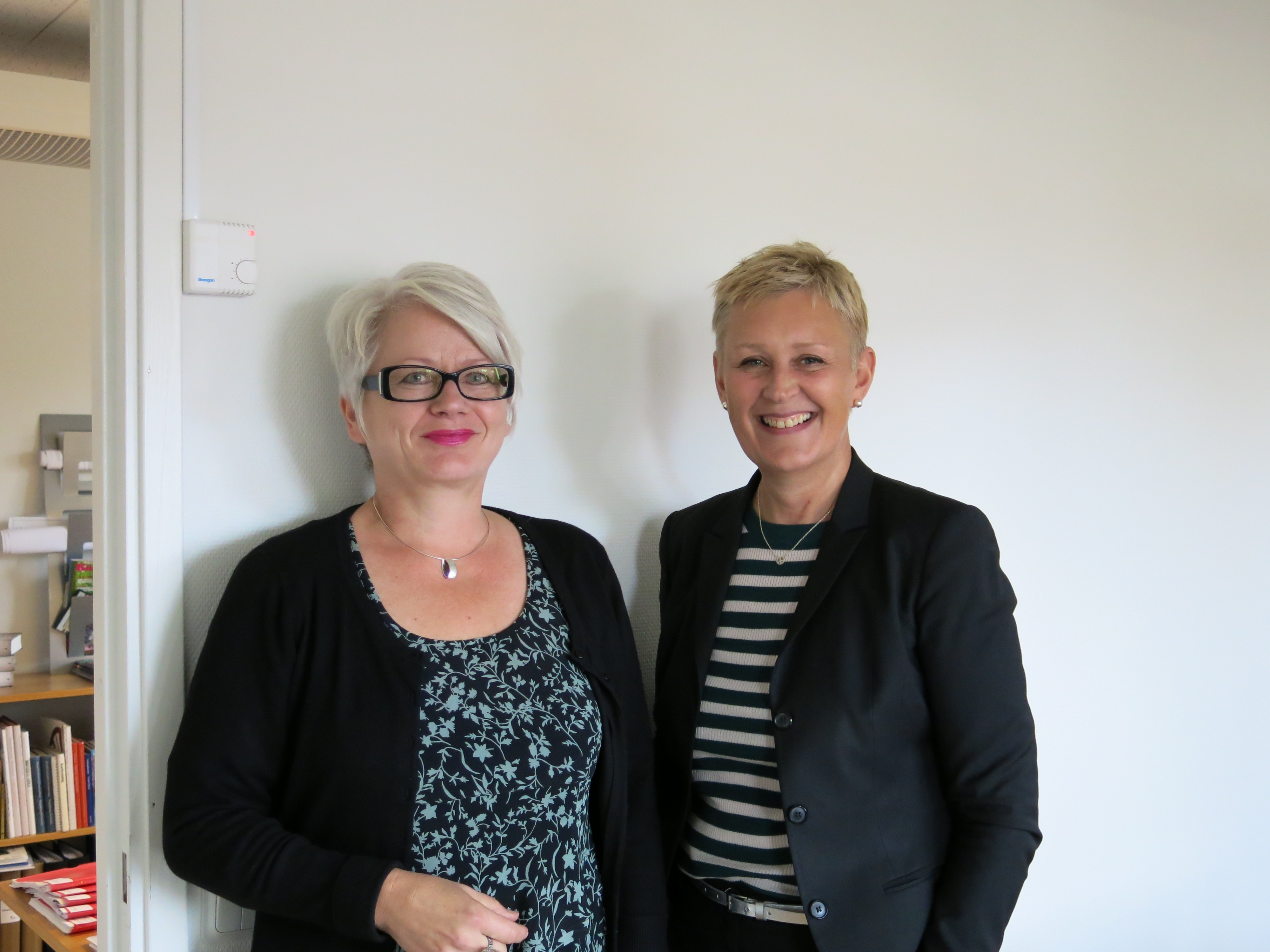 Kulturchef Anne Lehnberg-Halén till höger och Raija Edvinsson som ansvarar för turismen i Fagersta.